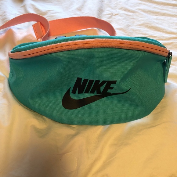 orange fanny pack nike